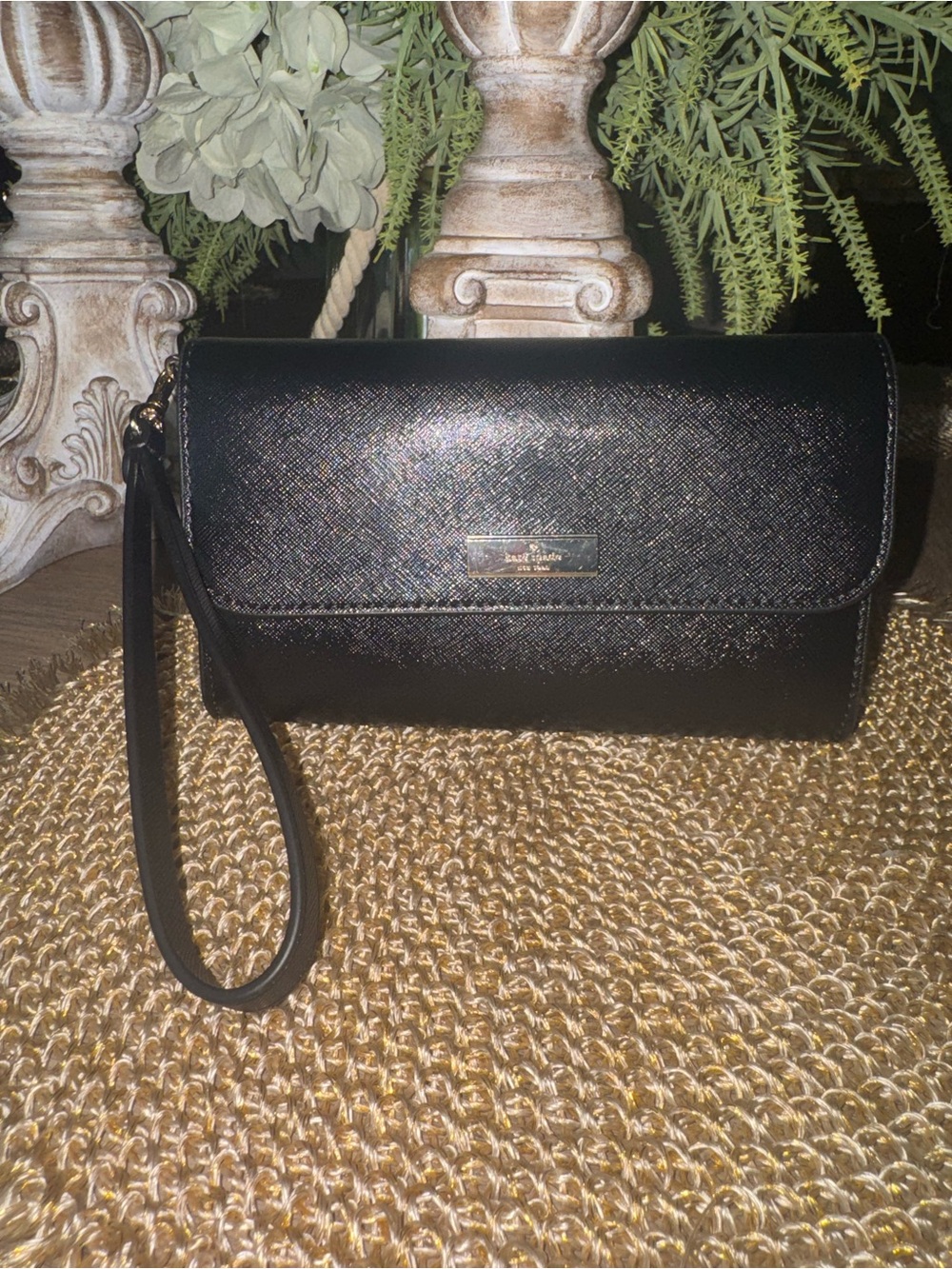 Kate Spade Black Saffiano Leather Wristlet in EXCELLENT Preloved Condition 🌹